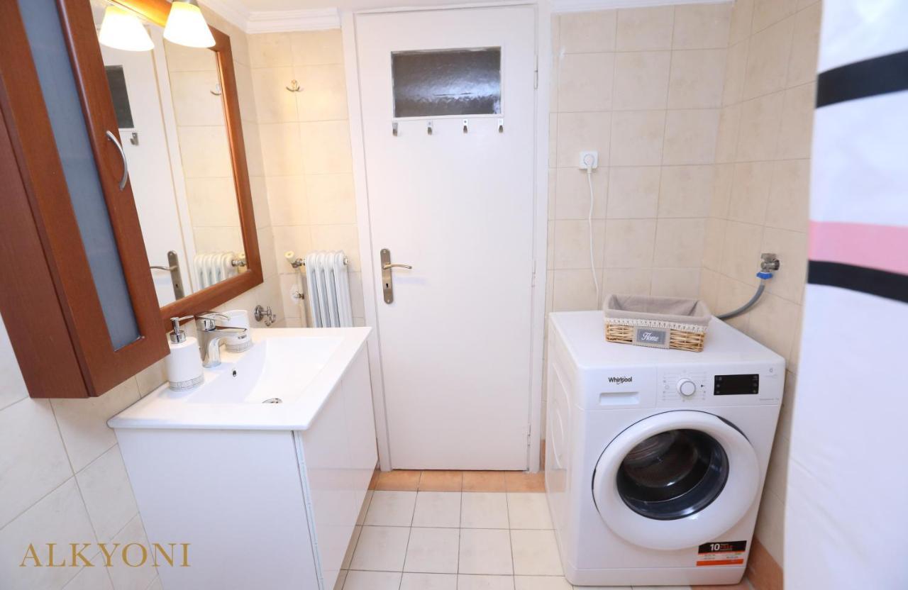 Melma Properties- Alkyoni Apartment By The Sea In 피레아스 외부 사진